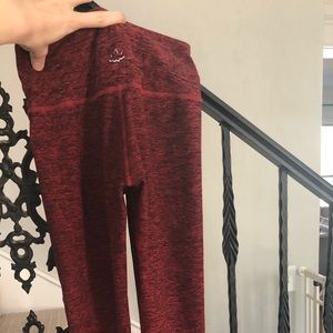 Beyond Yoga Red Space Dye M